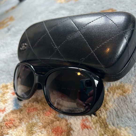 Authentic Chanel sunglasses CC Camellia 🌺 5113 - Picture 3 of 8